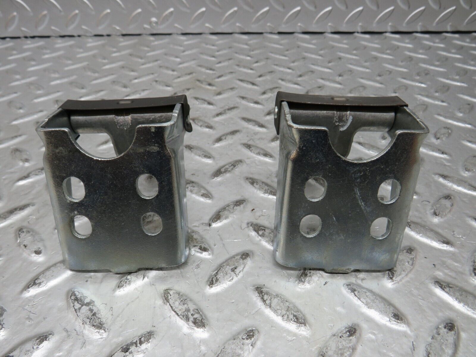 27831 Mercedes-Benz S124 300TE Wagon Rear Seat Hinge Pair