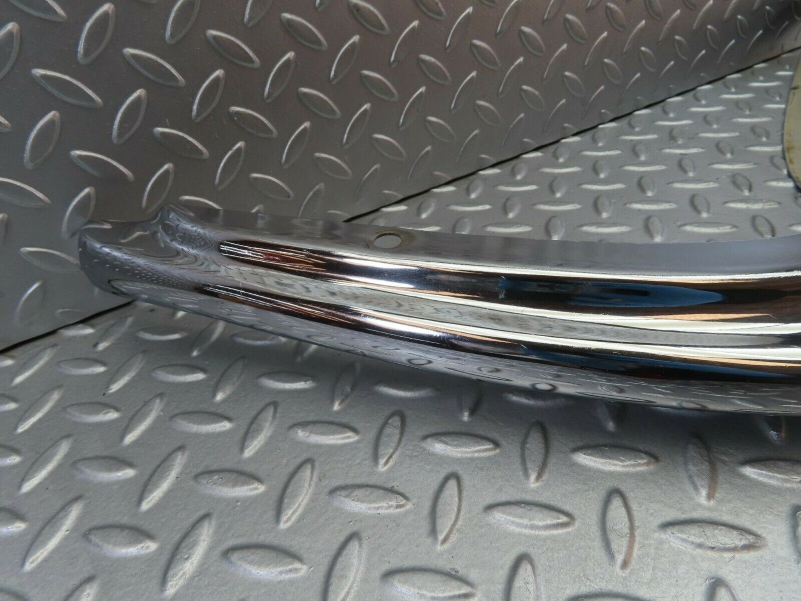 10610 Mercedes-Benz W108 Front Left Upper Bumper Corner