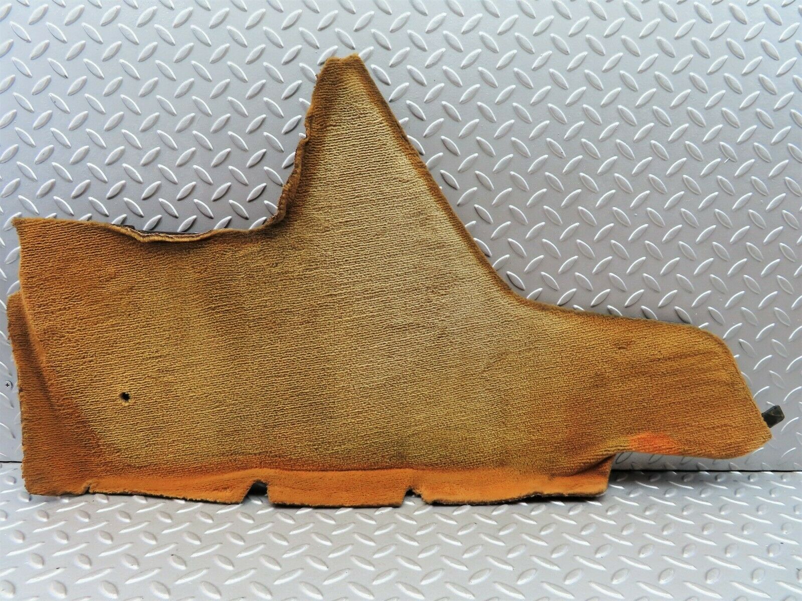 6324 Mercedes-Benz W126 380SE Centre Console Carpet Left Side Palomino