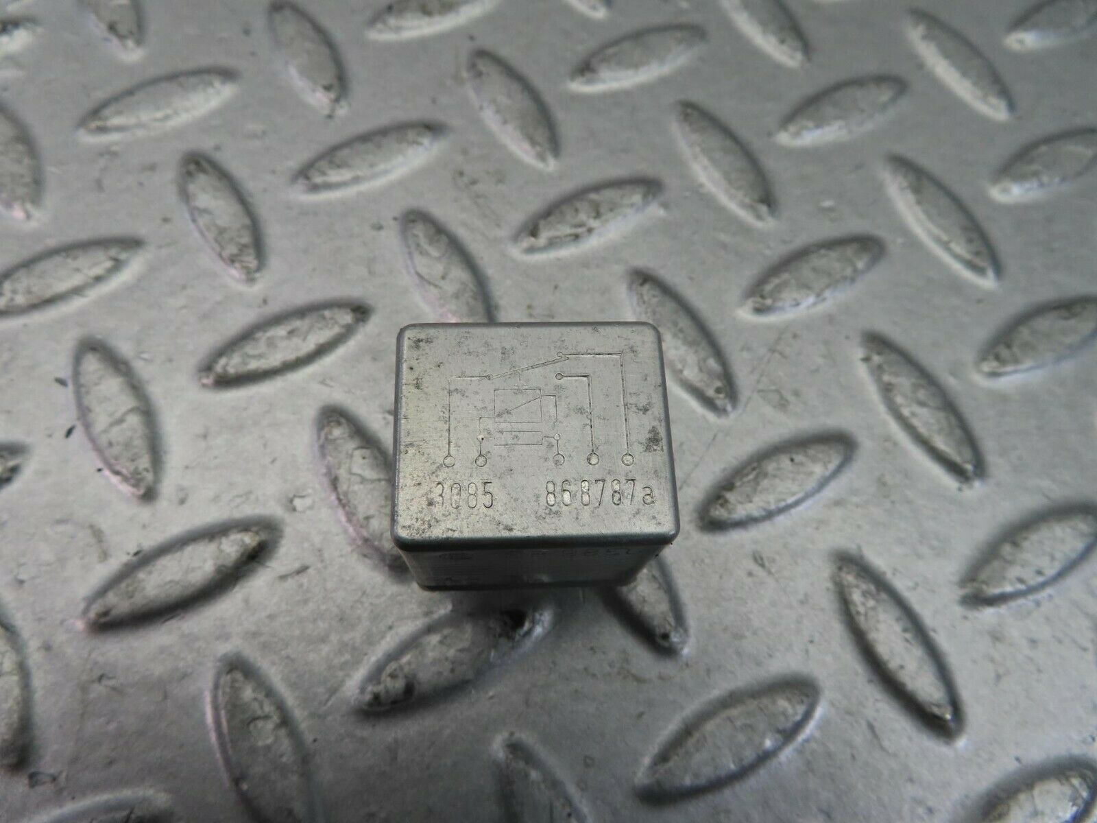 9423 Mercedes-Benz C124 300CE Coupe Electric Multi Purpose Relay 0015420219