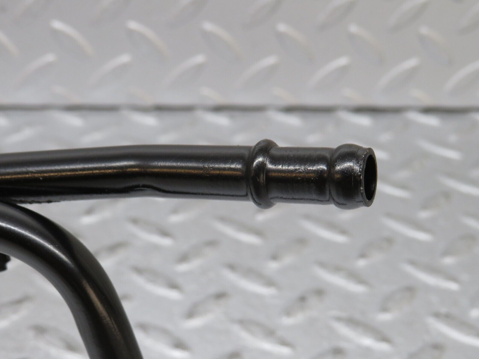 36375 Mercedes-Benz W126 420SE Oil Cooling Line Pipe