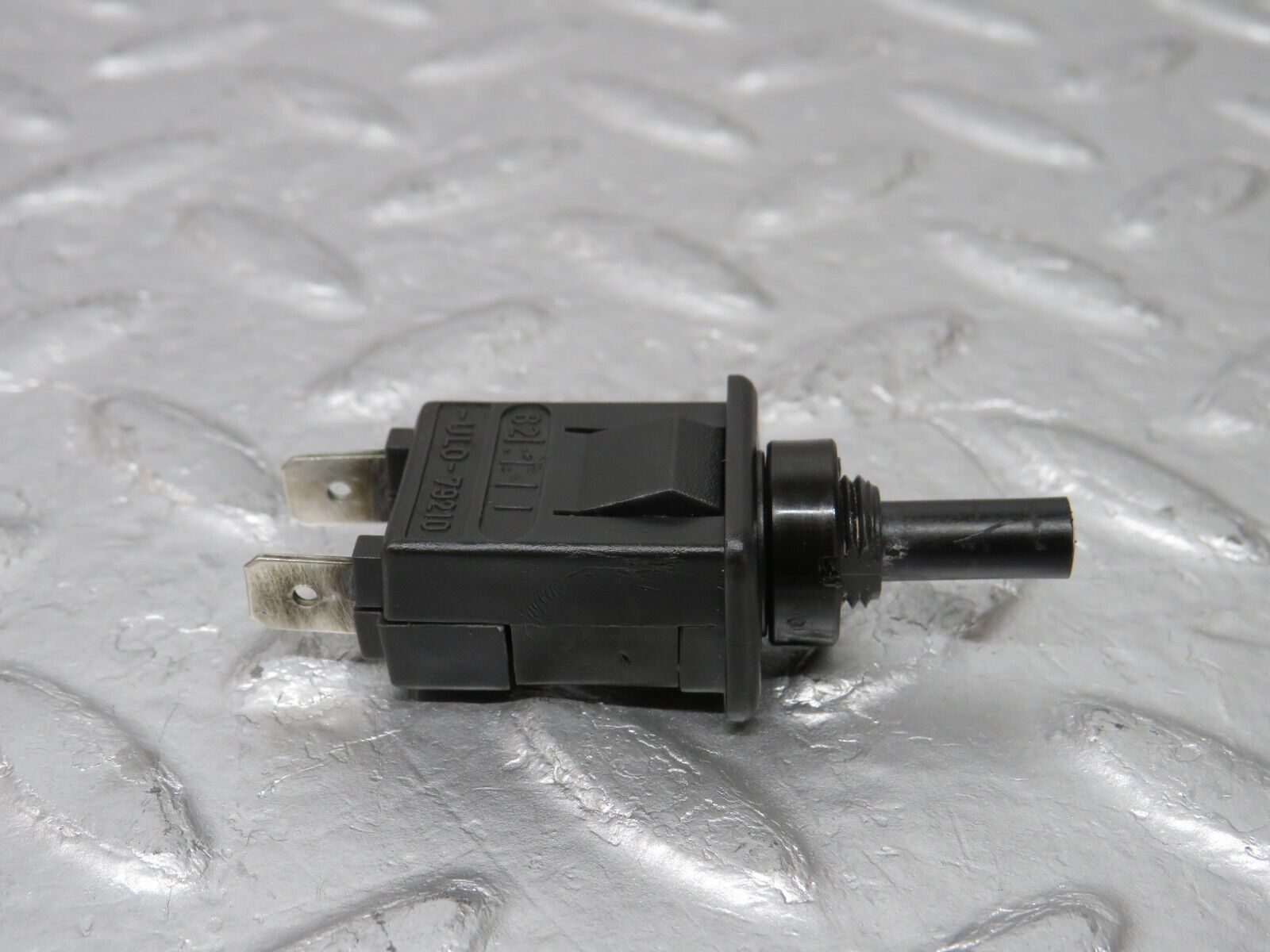 34644 Mercedes-Benz C126 380SEC Coupe Glove Box Light Switch 0008213252