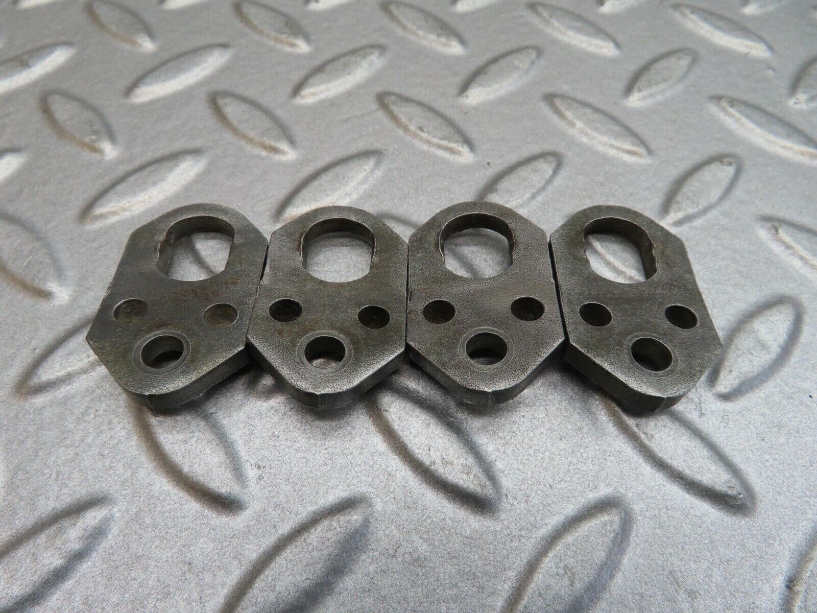 14403 Mercedes-Benz W116 350SE Fuel Injector Bracket Holder 4pcs