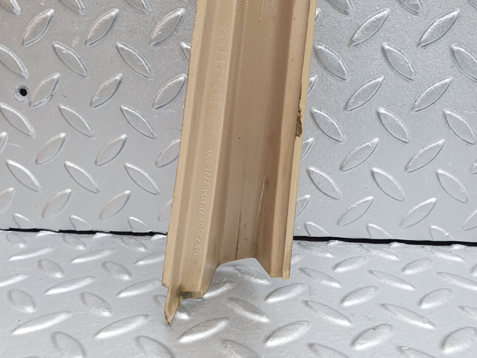 41156 Mercedes-Benz W126 300SE Rear Left Inner Window Frame Cover 1267350571