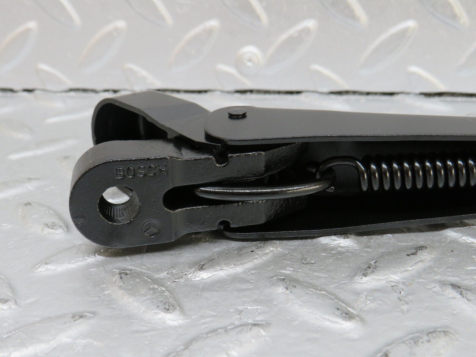 36167 Mercedes-Benz W126 420SE Windscreen Wiper Arm Left Side