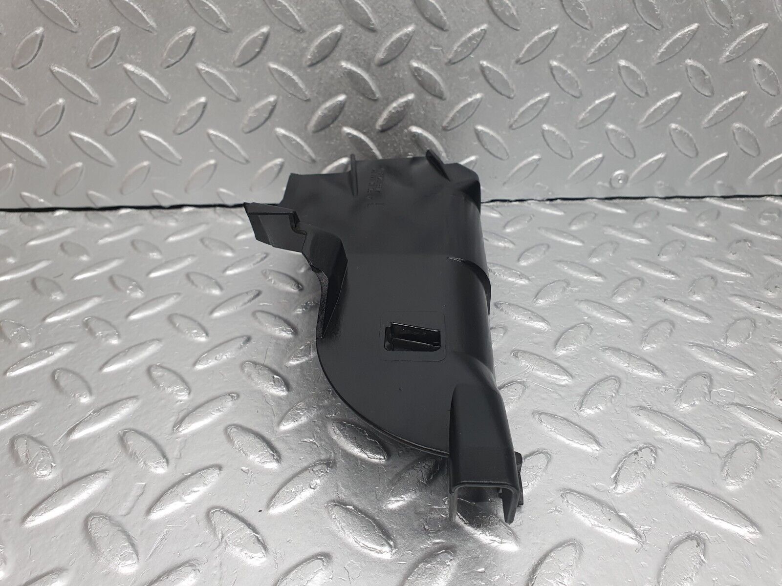 40906 Mercedes-Benz W126 300SE Front Left Door Lock Inner Cover 1267230308