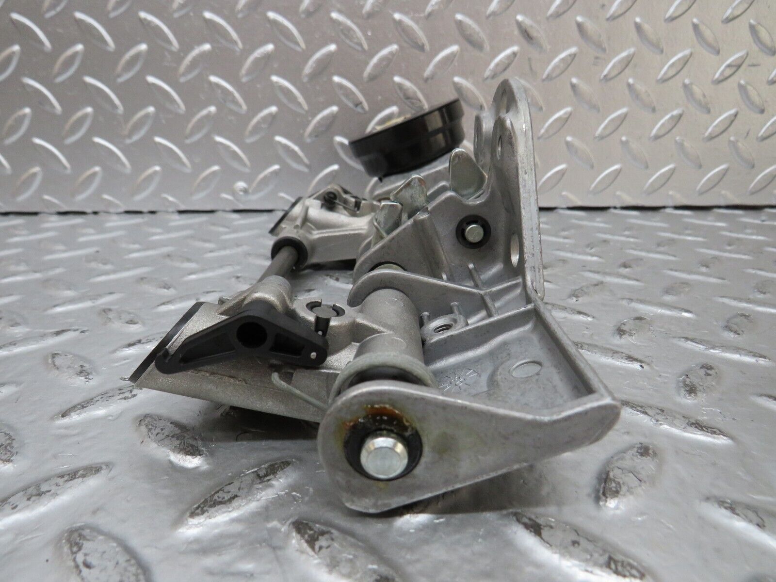 26588 Mercedes-Benz C124 220CE Rear Headrest Folding Mechanism 2029700025