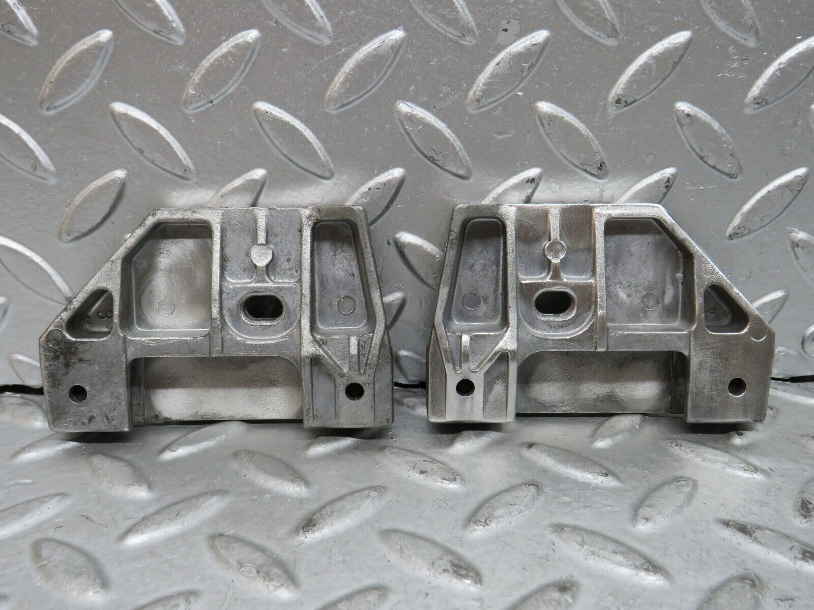 29124 Mercedes-Benz C124 320CE Window Guide Pad Pair 1247250232 1247250132