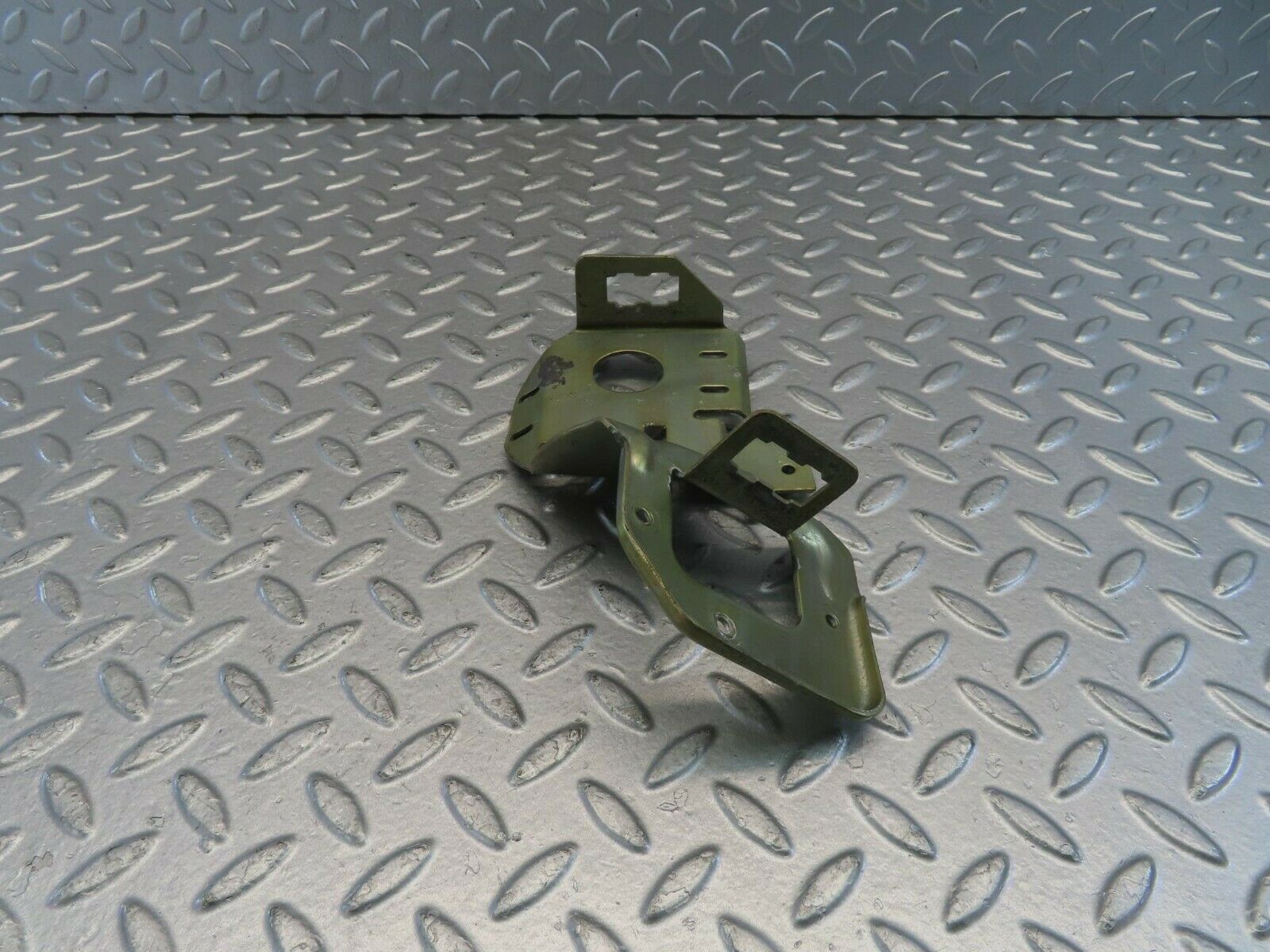 10889 Mercedes-Benz W123 230E Relay Junction Box Mounting Bracket Under Dash