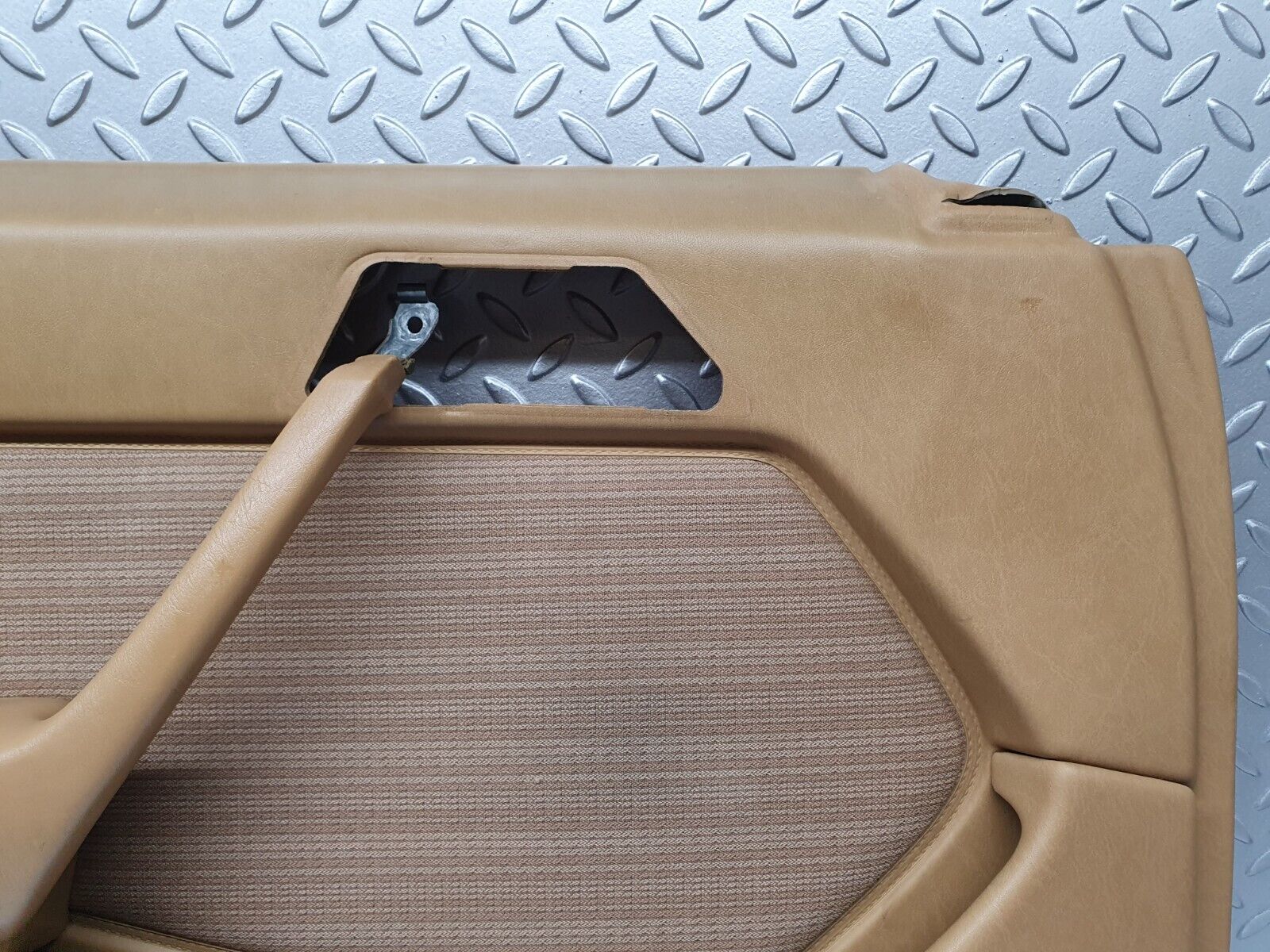 41483 Mercedes-Benz W124 200E Front Left Door Card Palomino