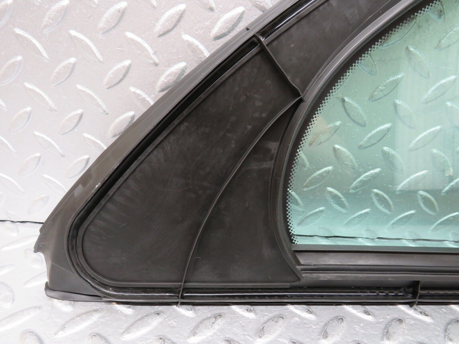 35164 Mercedes-Benz W221 Rear Left Quarter Window Glass 2217350124