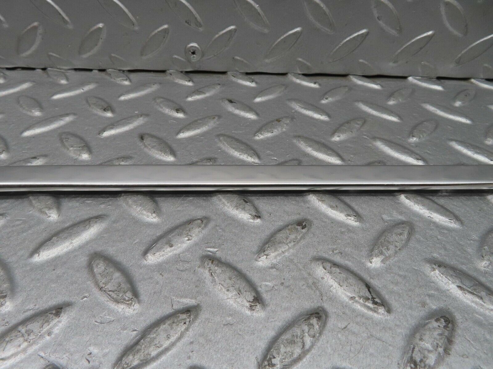 13602 Mercedes-Benz W123 200 Front Left Door Window Chrome Frame