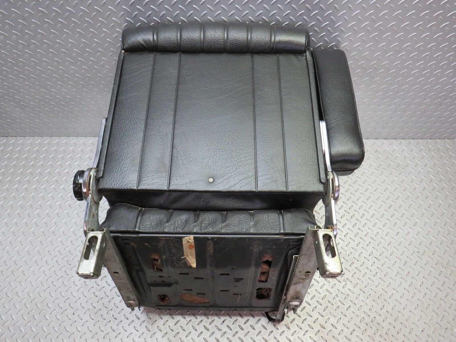 35884 Mercedes-Benz W108 Front Left Seat Black