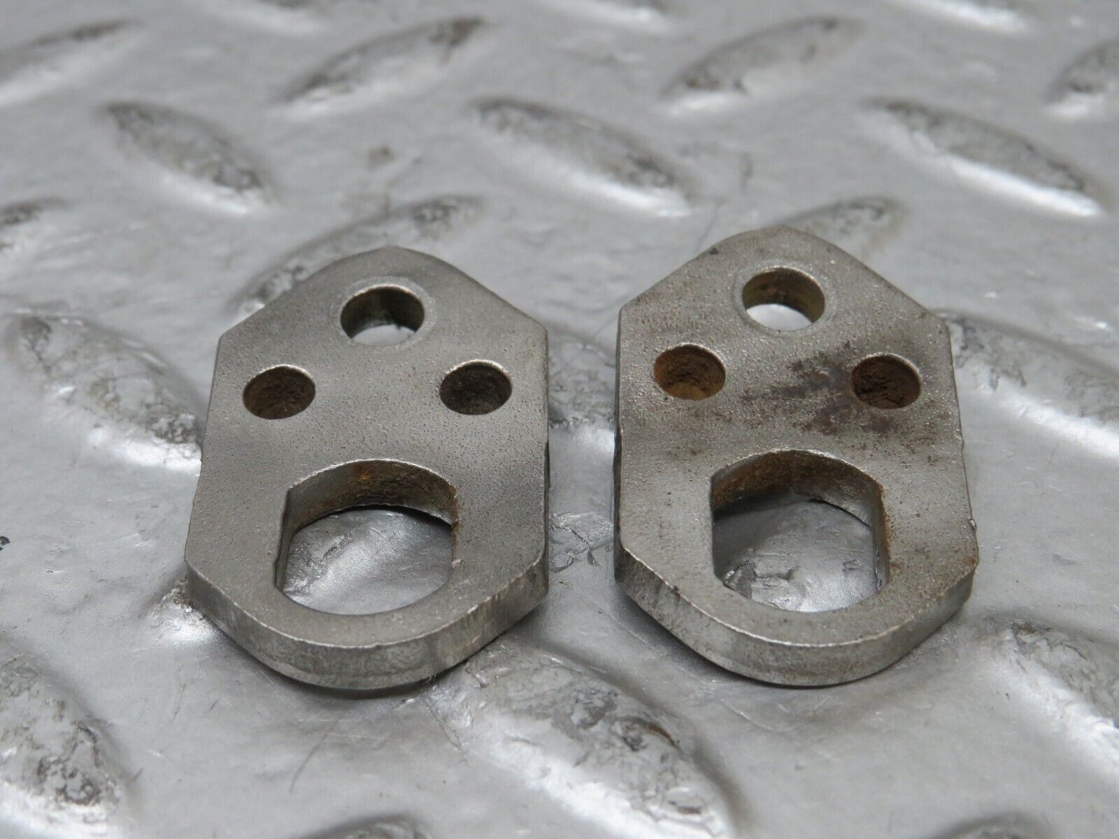 26258 Mercedes-Benz W116 450SE Fuel Injector Bracket 2 pcs