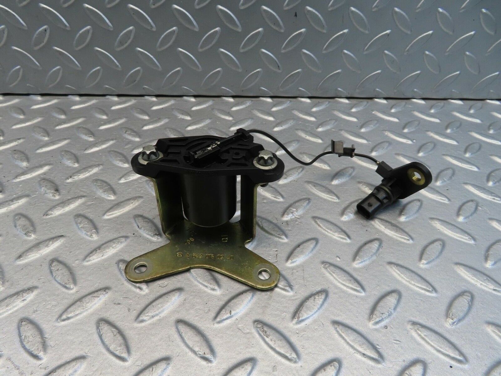 11306 Mercedes-Benz W221 S320 Oil Level Sensor 0011530332