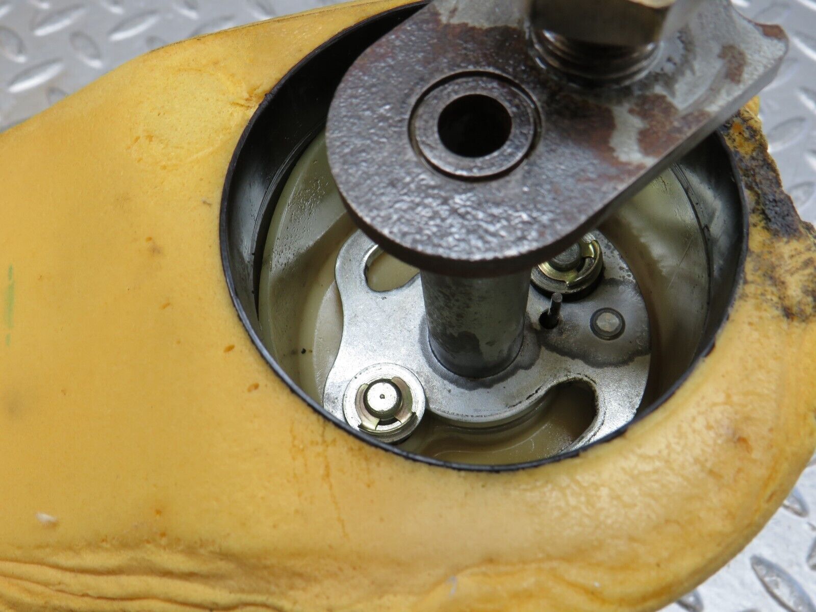 37050 Mercedes-Benz C126 420SEC Coupe Front Seat Armrest