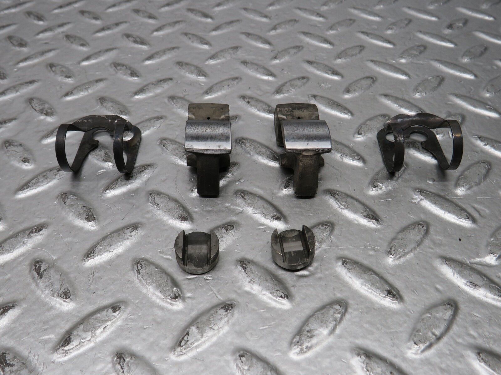 28188 Mercedes-Benz W123 280E Valve Rocker Arm With Tappet & Retaining Spring