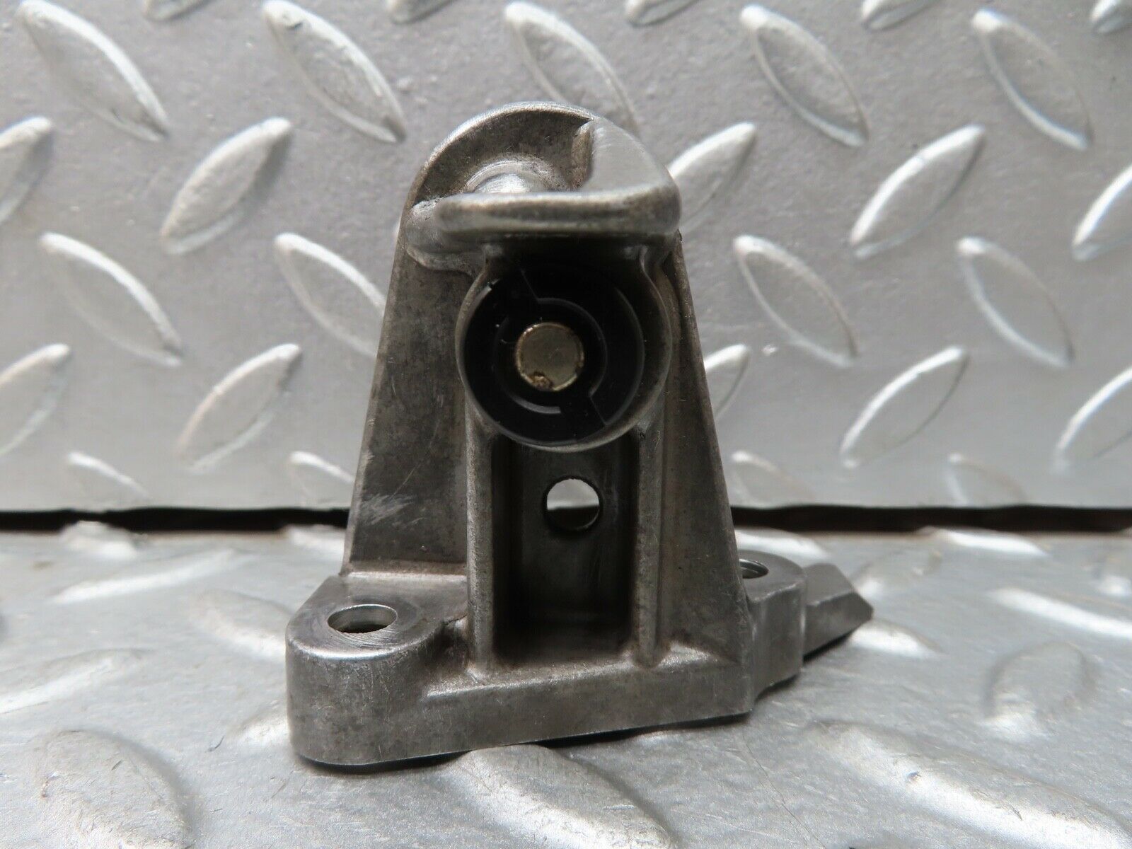 19553 Mercedes-Benz C140 CL420 Coupe Crankshaft Sensor With Holder 1161580640