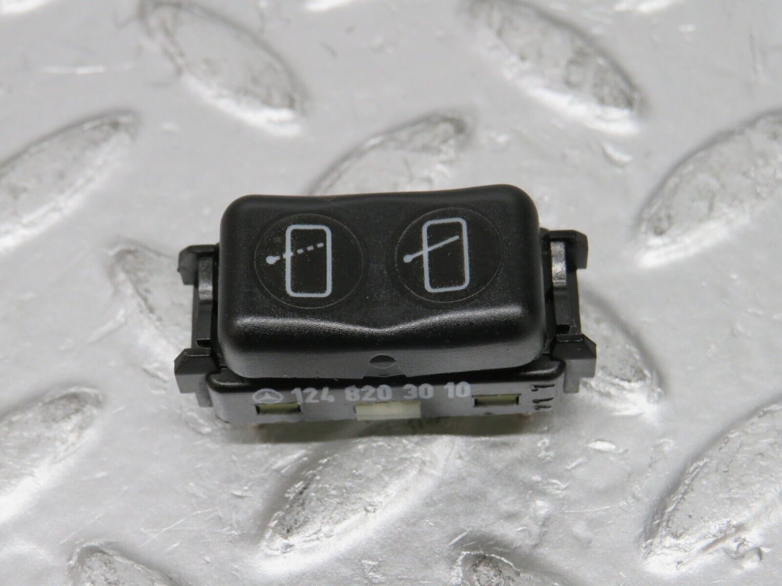 32464 Mercedes-Benz S124 300TE Wagon Windscreen Wiper Switch 1248210151