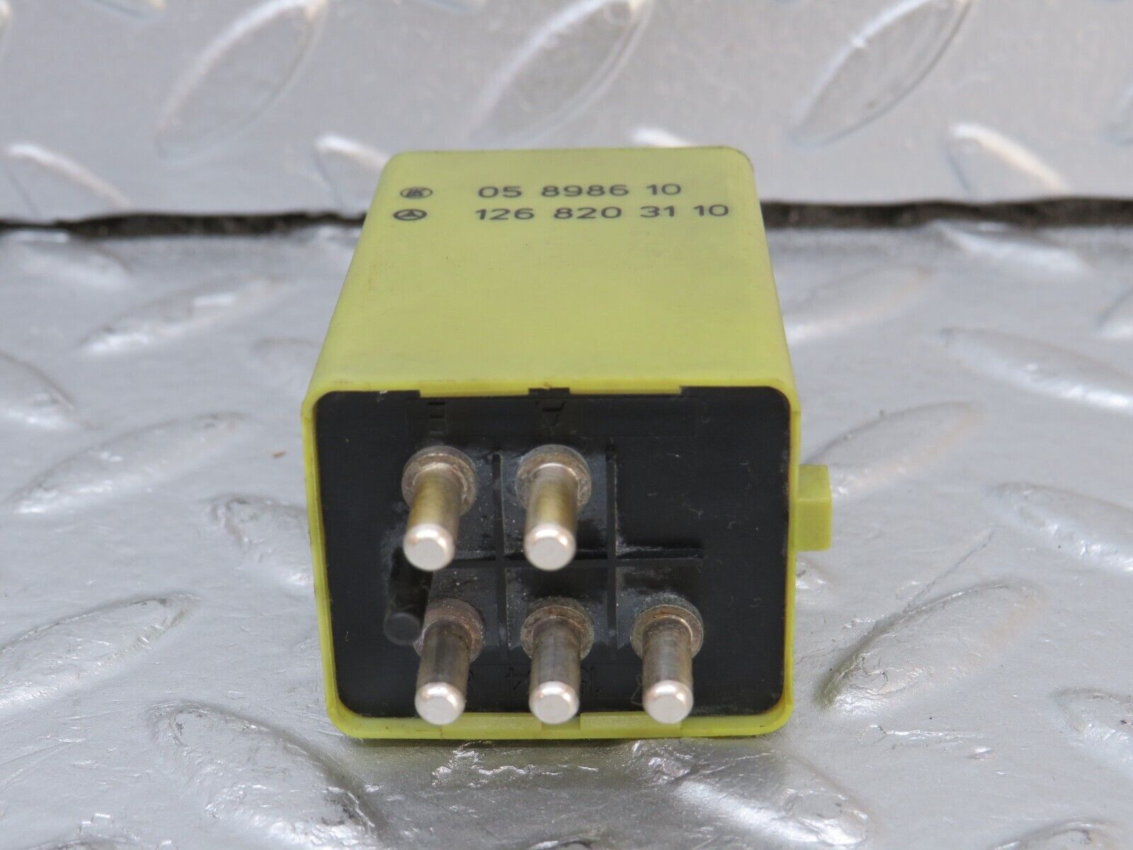 34444 Mercedes-Benz C126 380SEC Coupe Rear Heated Window Relay 1268203110