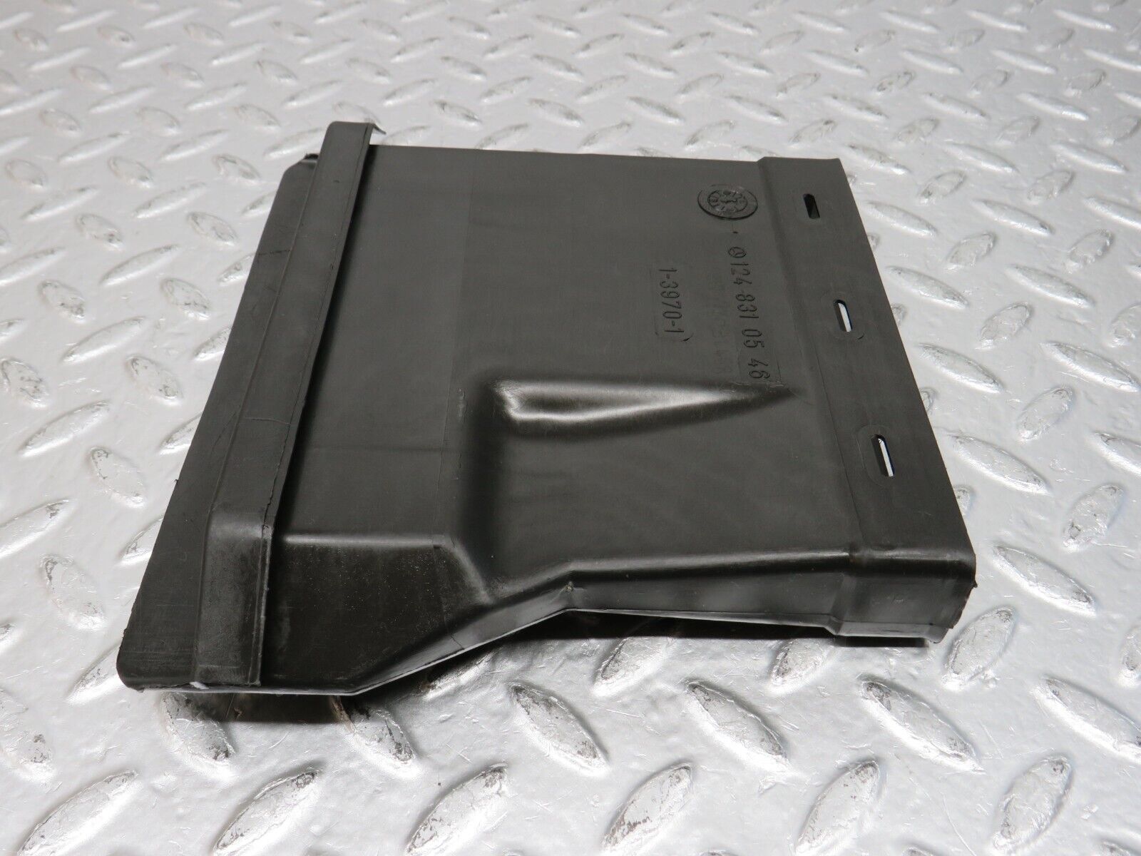 32359 Mercedes-Benz S124 300TE Wagon Ventilation Air Duct Left 1248310546