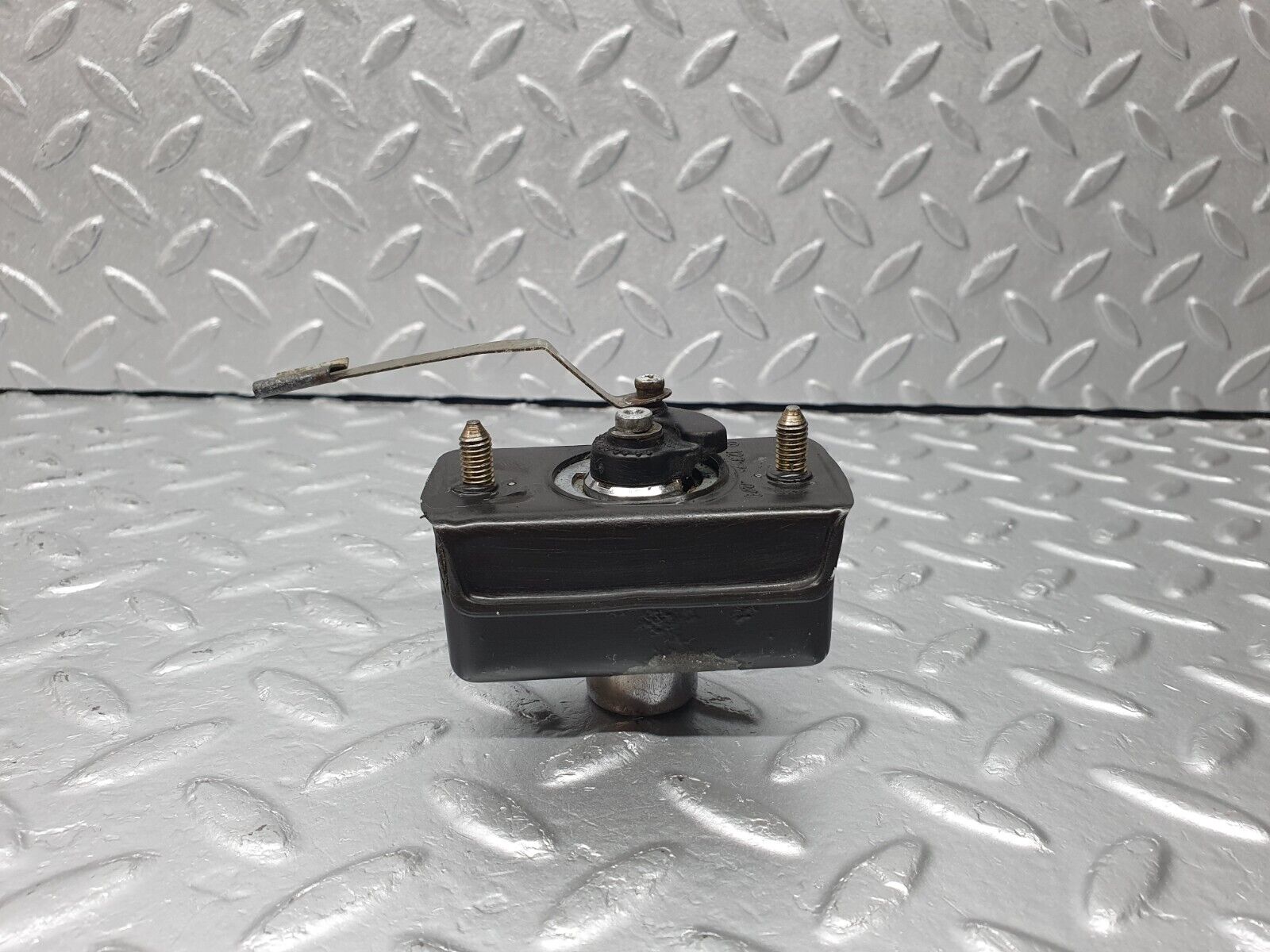 40747 Mercedes-Benz W123 300D Trunk Lock No Key 1237580096 1237500385