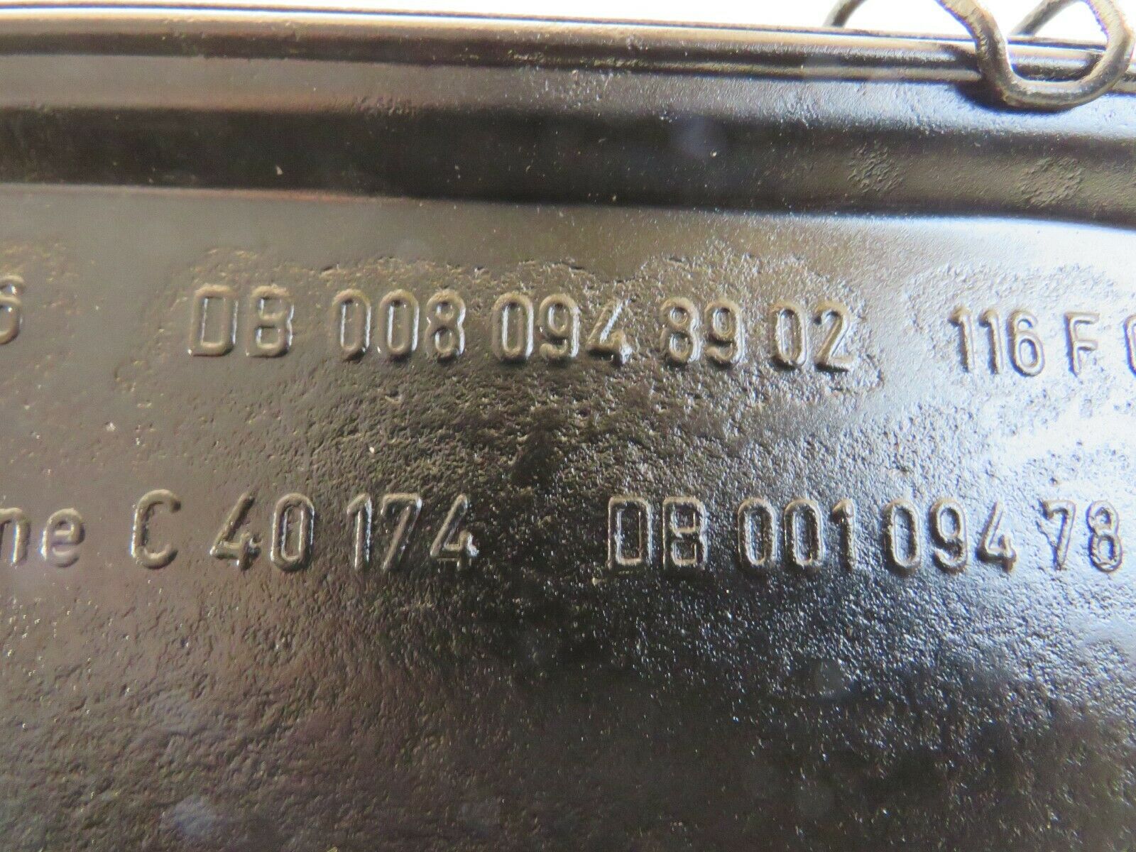 23686 Mercedes-Benz W116 350SE Air Filter Box Housing 0080948902