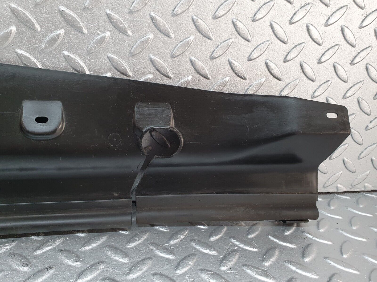 41568 Mercedes-Benz W124 200E Radiator Fan Shroud Cover Trim 1245050088