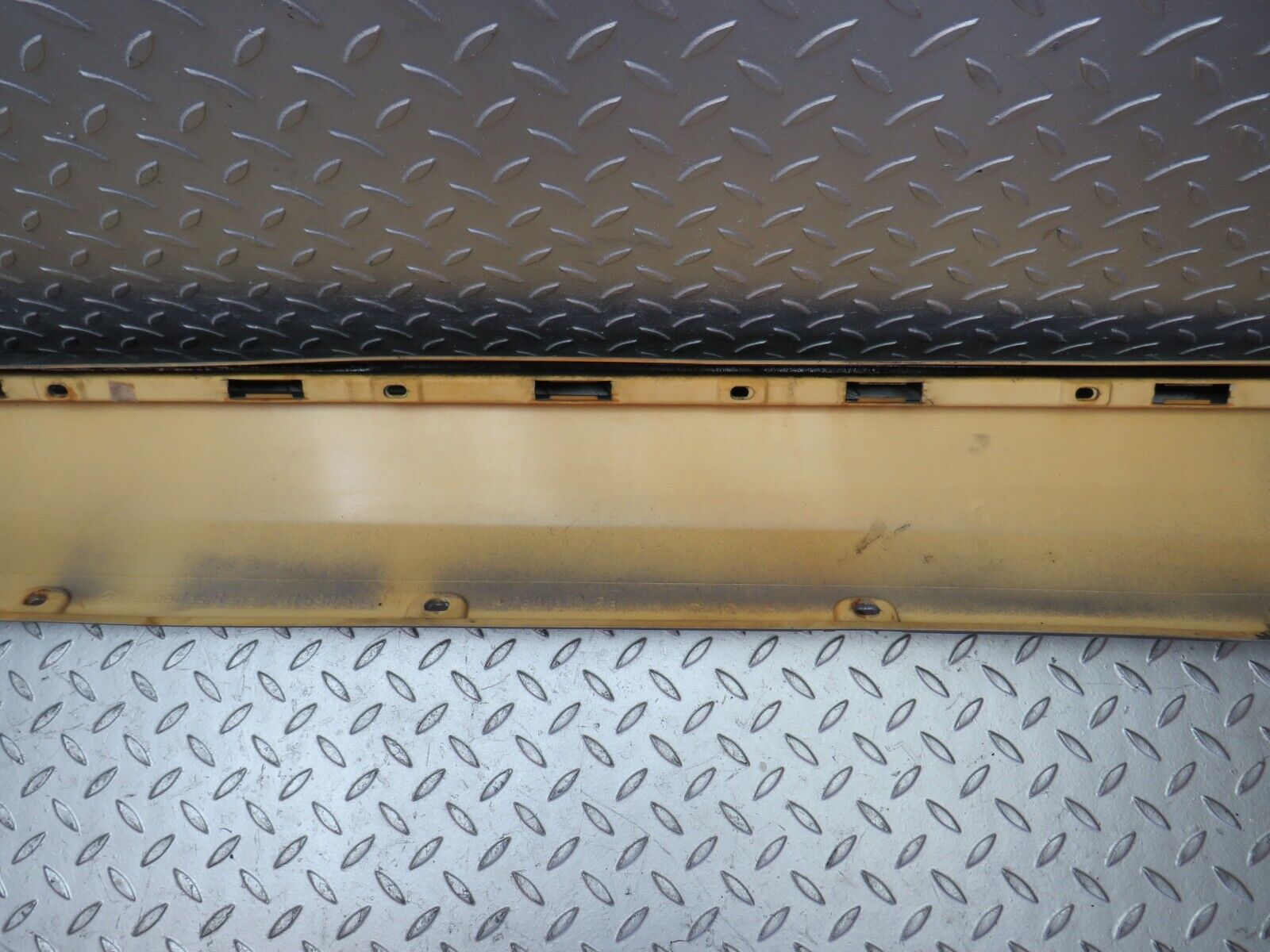 31829 Mercedes-Benz W201 190LE 1.8L Side Skirt Right Side