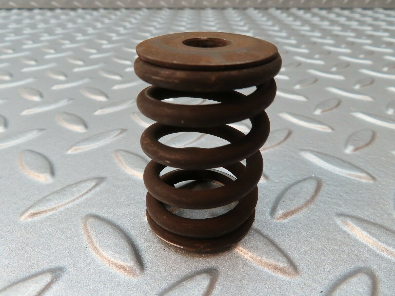 4014 Mercedes-Benz S123 200T Wagon Engine Valve Spring