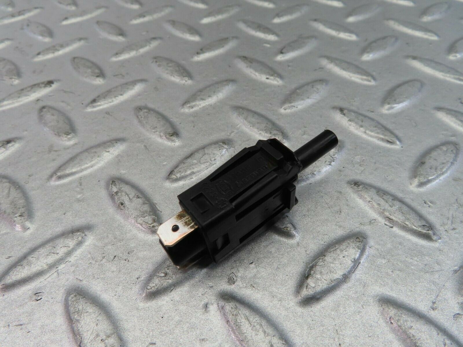 9459 Mercedes-Benz C124 300CE Coupe Door Contact Switch 0015458714