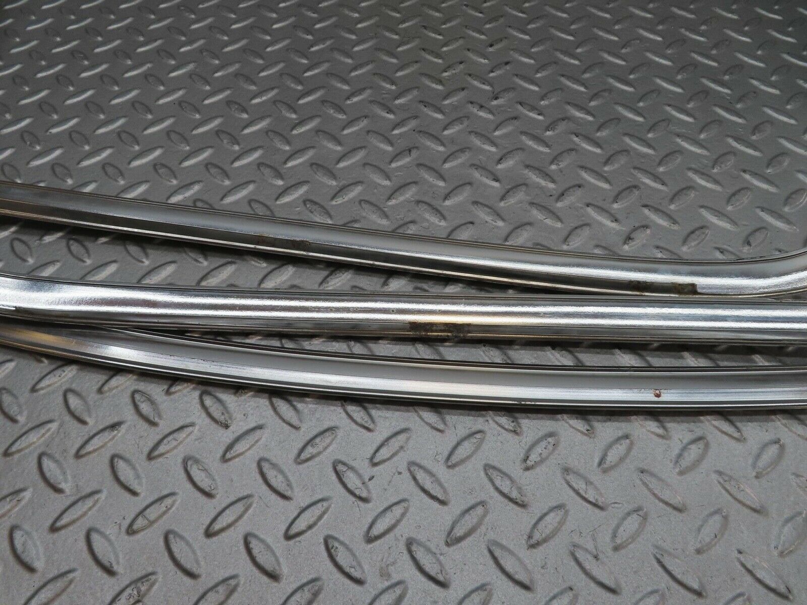 14304 Mercedes-Benz W116 350SE Rear Windscreen Chrome Frame