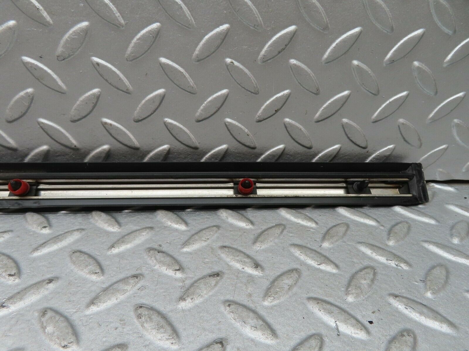 17893 Mercedes-Benz W116 450SEL Rear Right Door Centre Chrome Trim