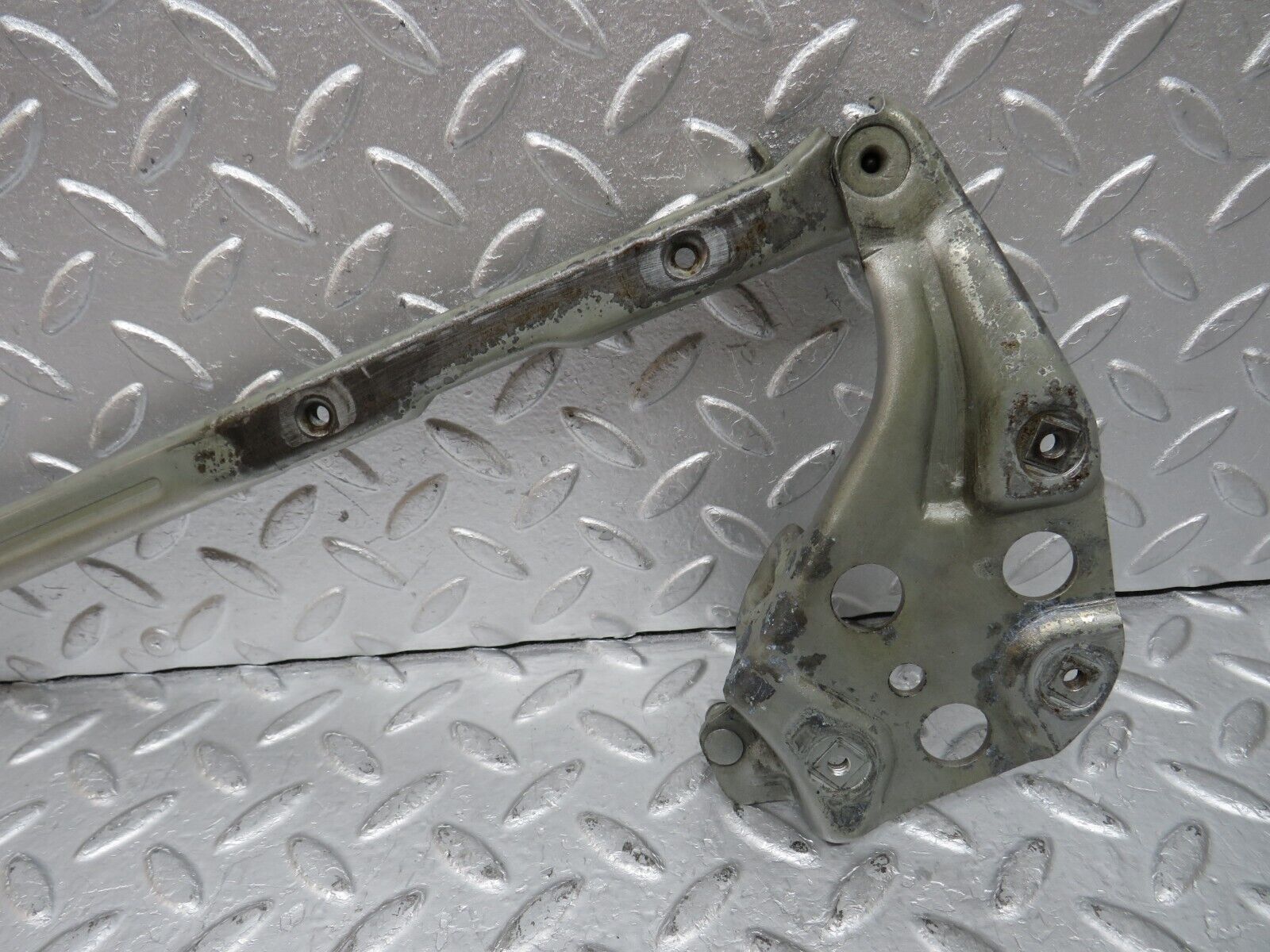 35031 Mercedes-Benz W210 320E Bonnet Hinge Left Side