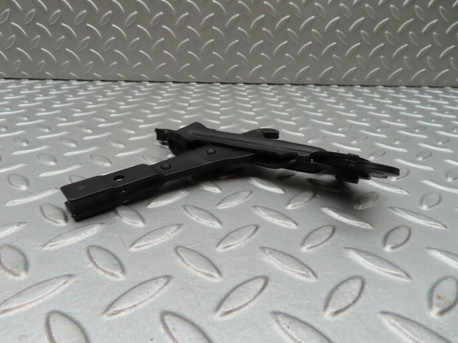 3847 Mercedes-Benz S123 200T Wagon Handbrake Adjusting Handbrake Regulator