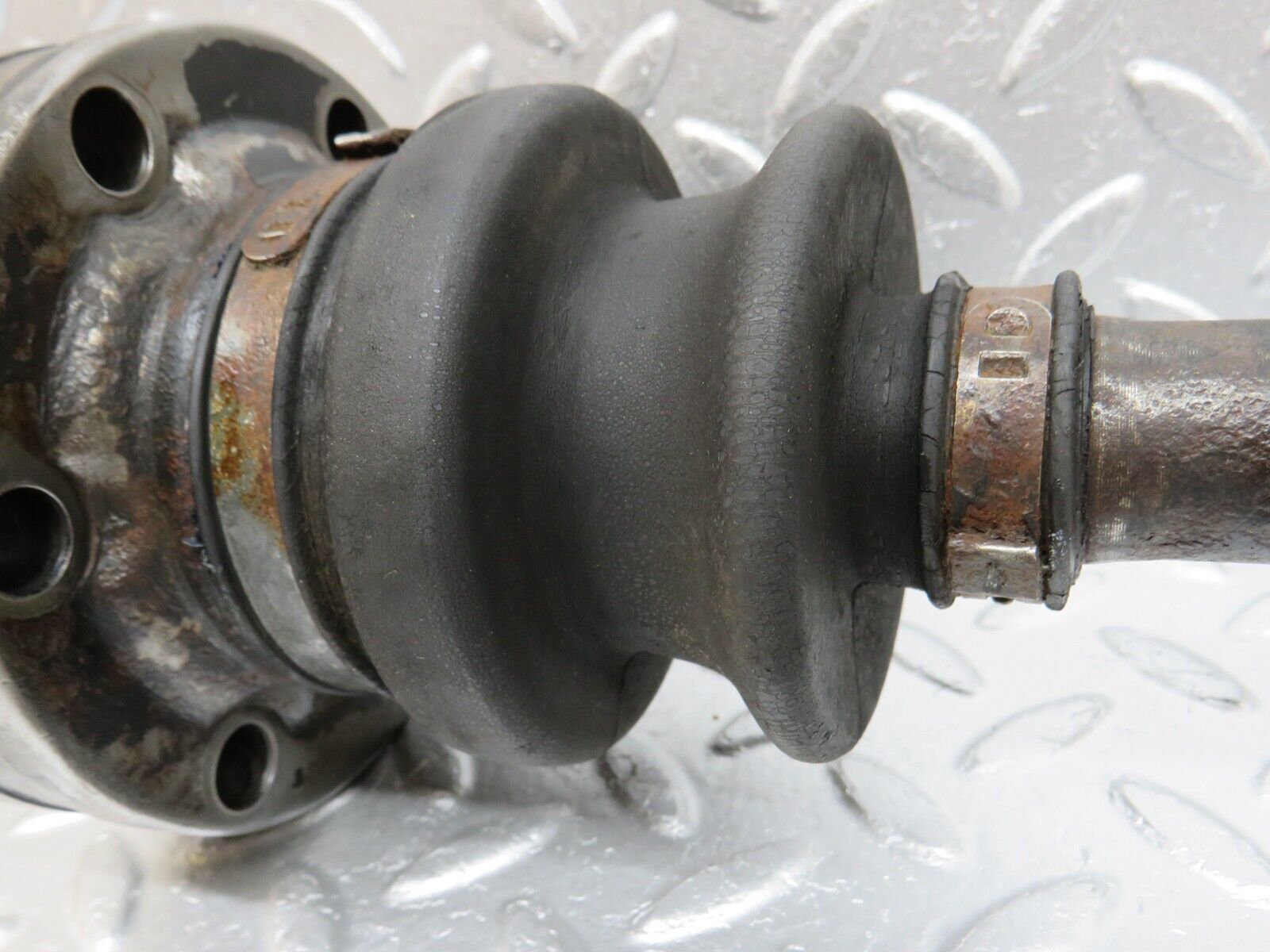 34666 Mercedes-Benz C126 380SEC Coupe Axle Shaft Drive Shaft 1263500410