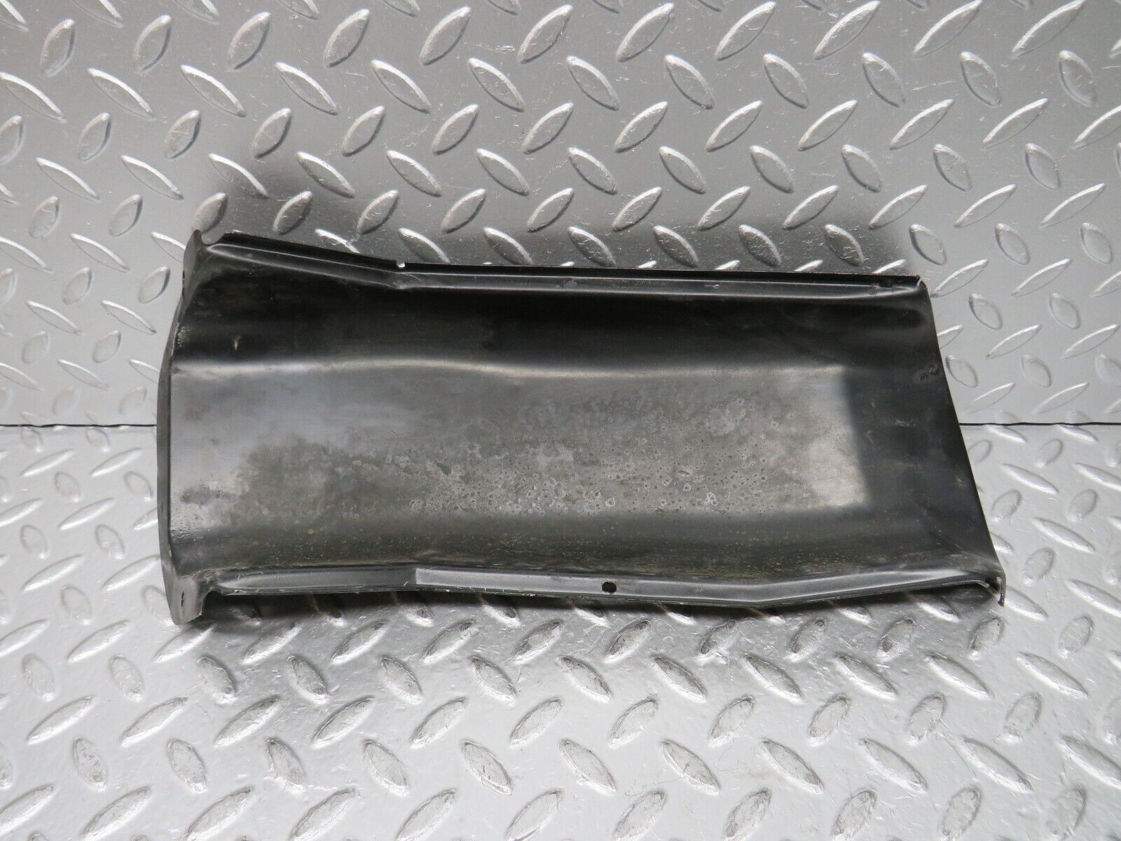 30105 Porsche 924 Fuel Tank Filling Pipe Metal Cover