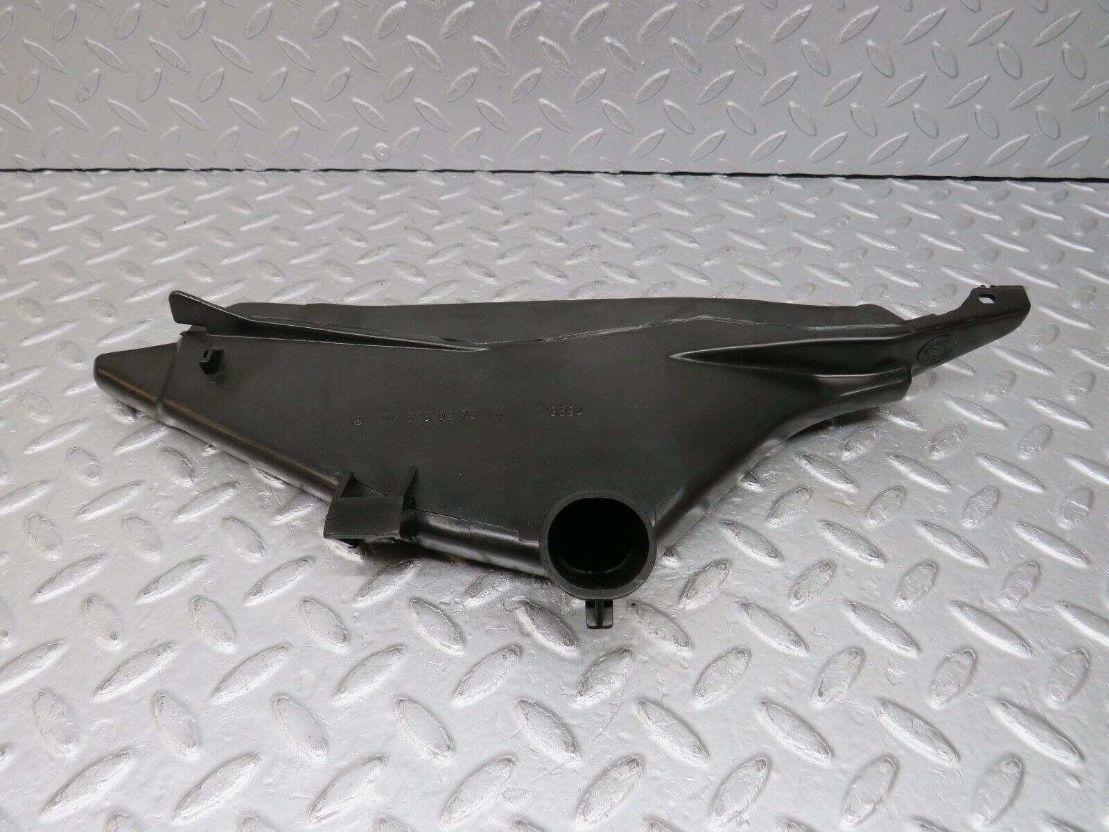 36660 Mercedes-Benz W201 190E 2.0L Front Right Rain Gutter Drain Channel 2016280273