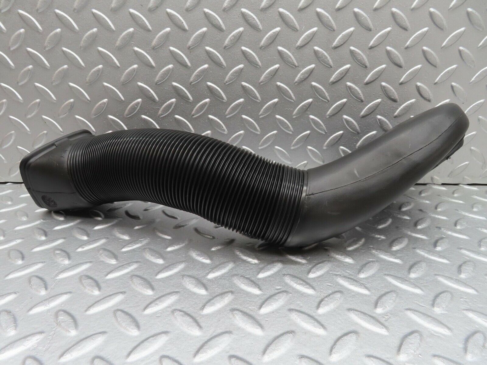 14749 Mercedes-Benz W201 190E Air Duct Pipe Hose Right 2018311646