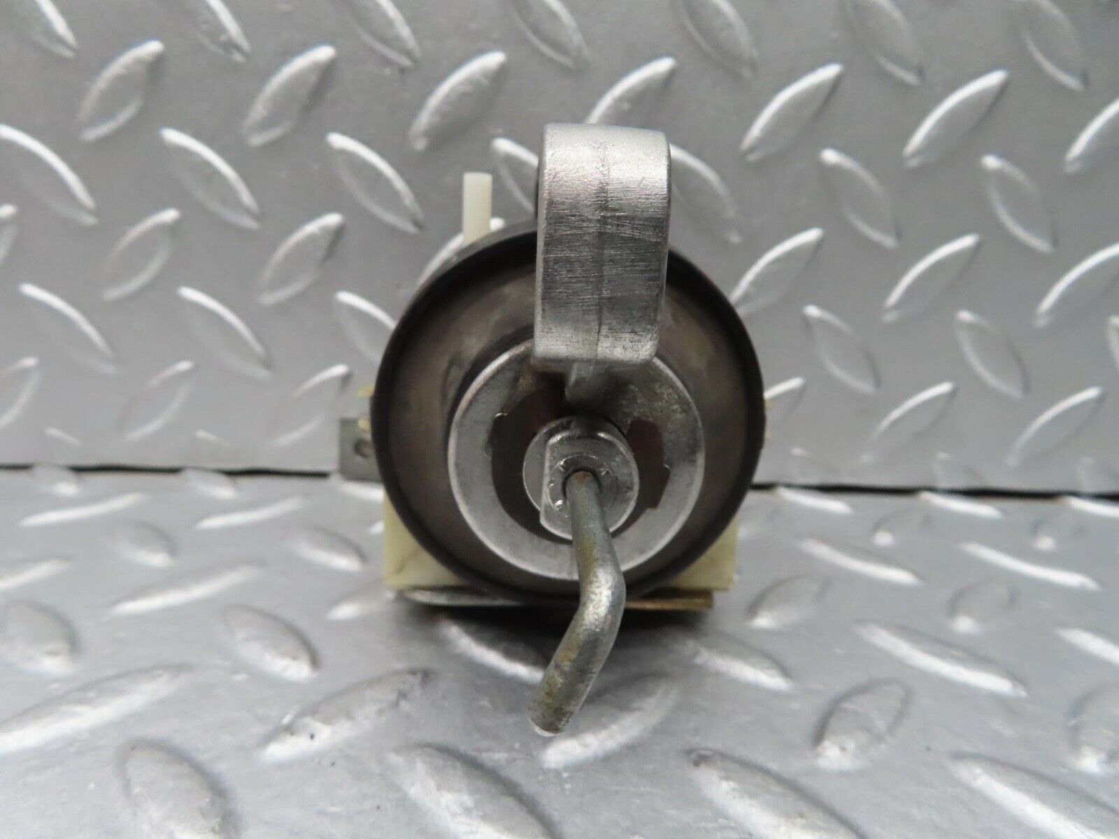 14156 Mercedes-Benz C107 280SLC Air Vent Door Opener Vacuum Actuator