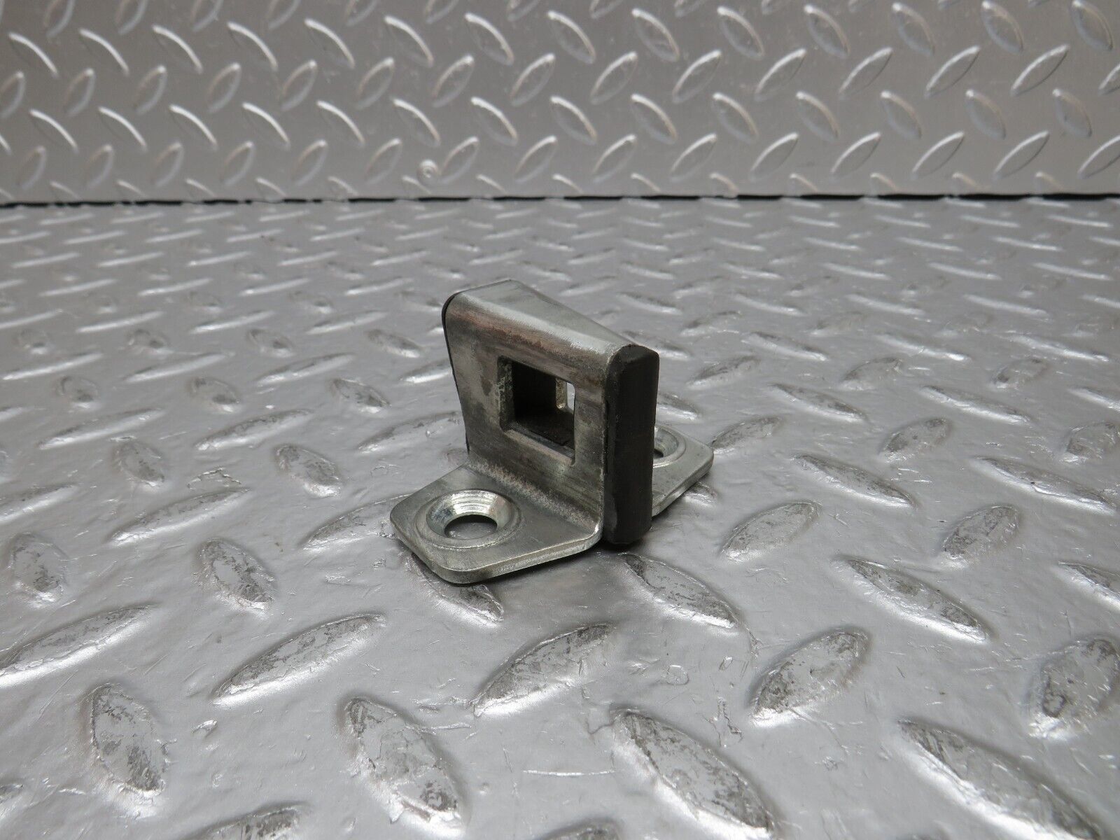 31772 Mercedes-Benz W201 190LE 1.8L Door Lock Latch