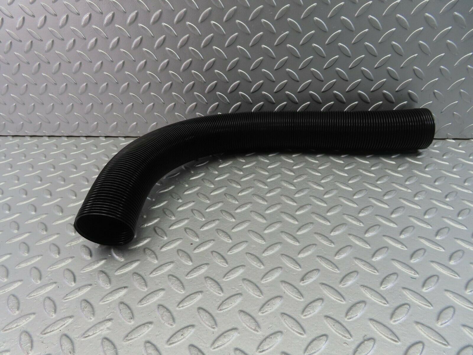 9985 Mercedes-Benz C123 230CE Coupe Air Duct Pipe Hose