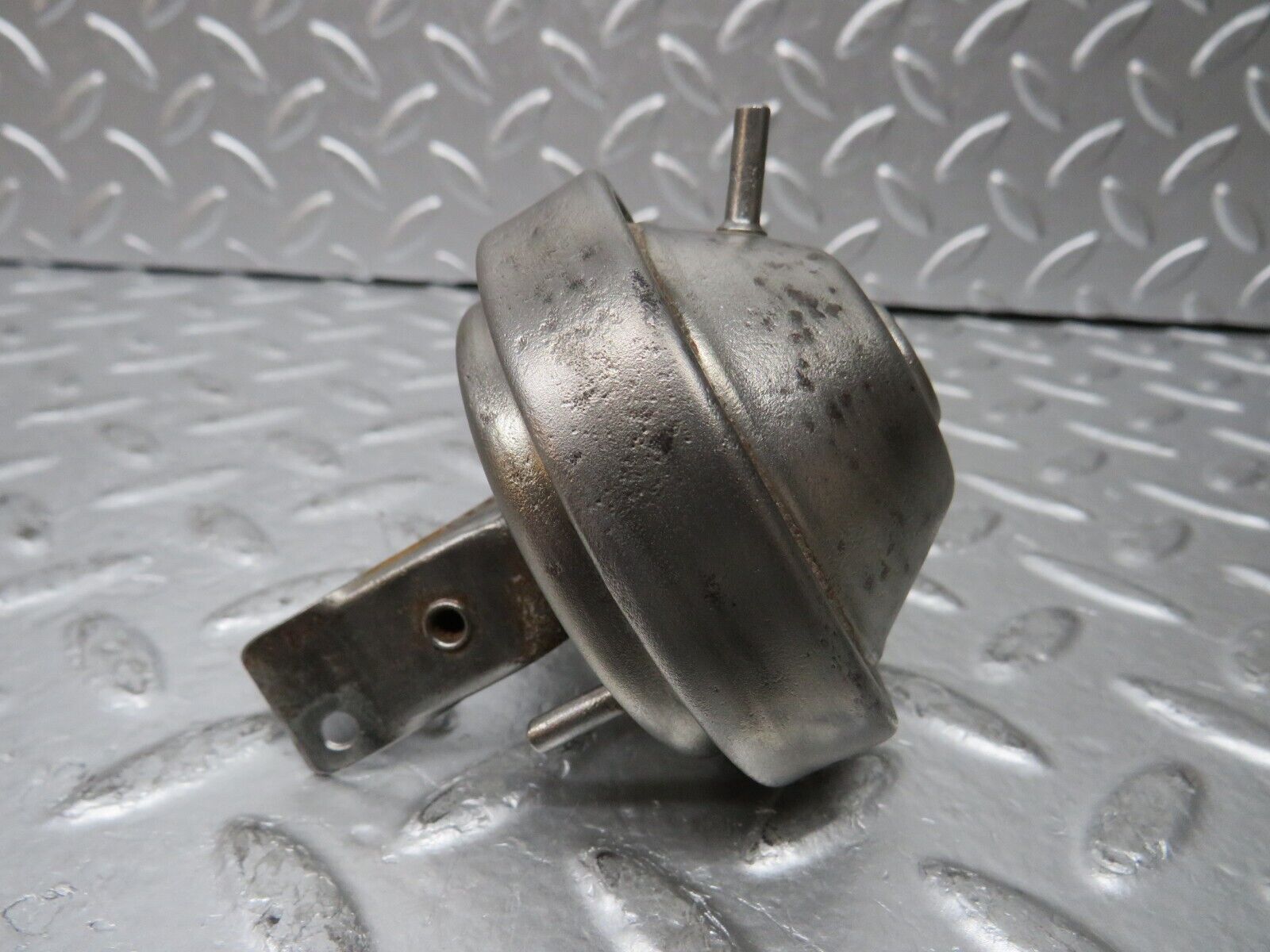 29861 Mercedes-Benz W123 230 Ignition Distributor Vacuum Control Valve