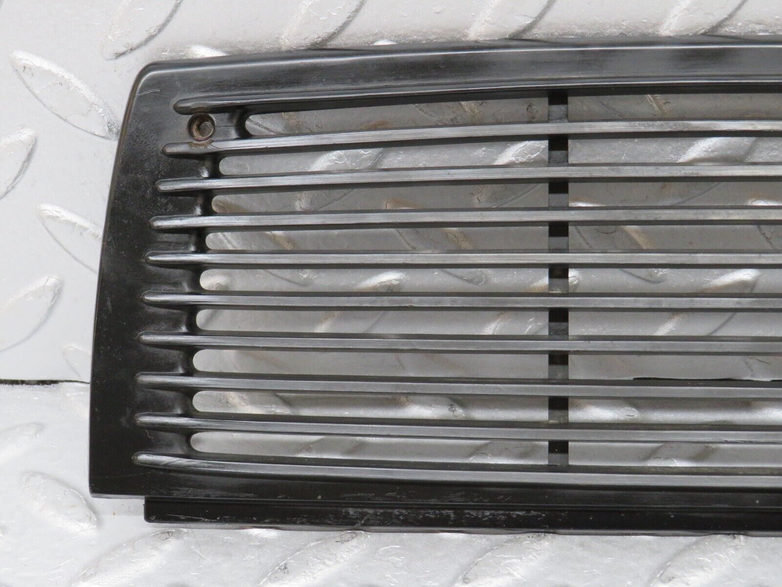 35818 Mercedes-Benz W108 Dashboard Centre Speaker Cover Grill