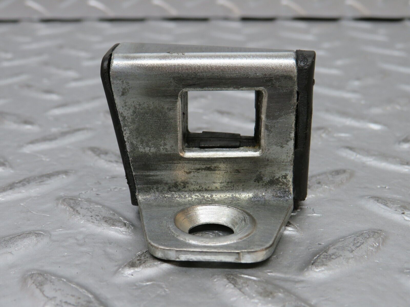 31774 Mercedes-Benz W201 190LE 1.8L Door Lock Latch