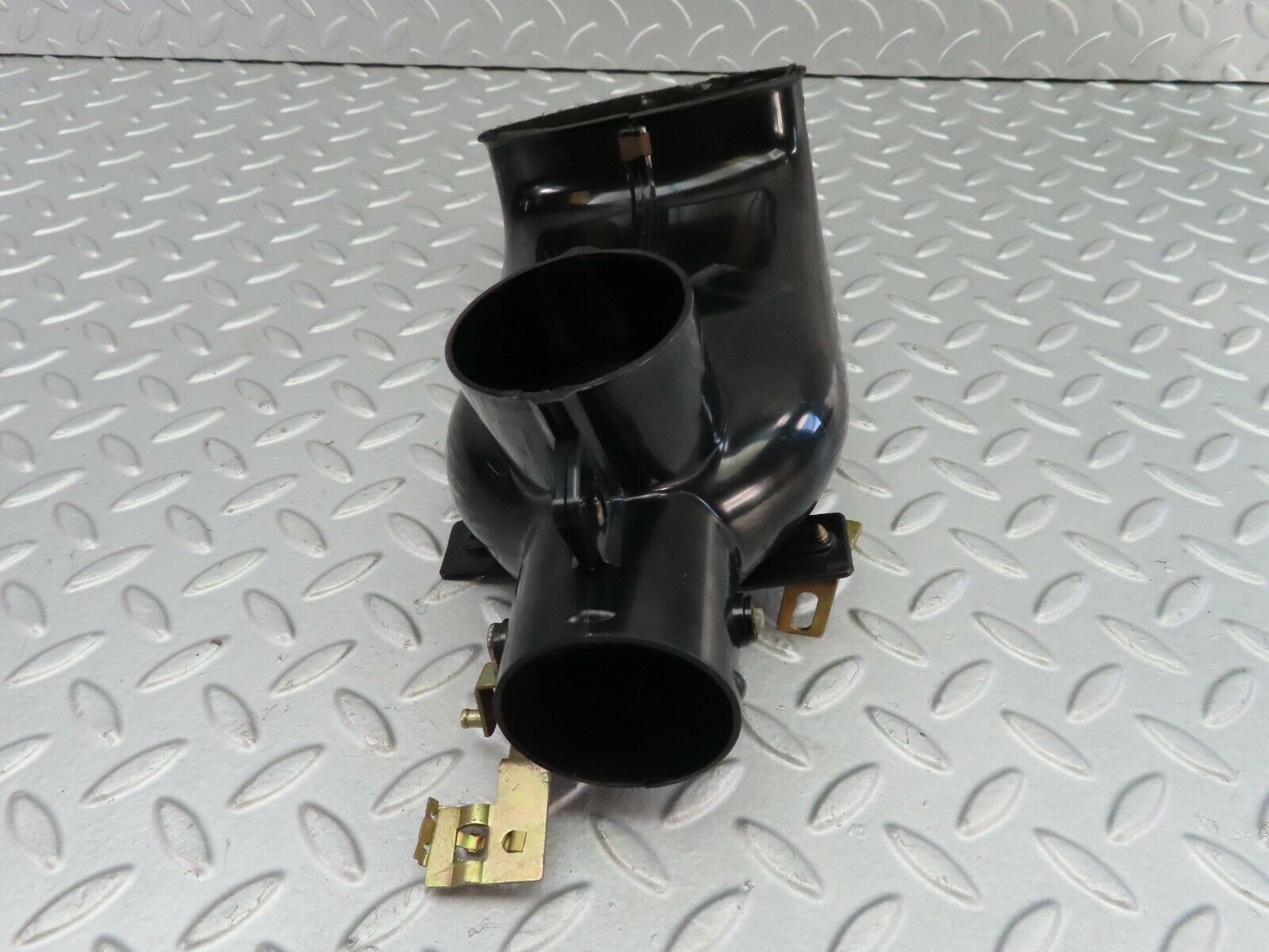 7217 Mercedes-Benz C107 350SLC Coupe Heater Air Duct Left