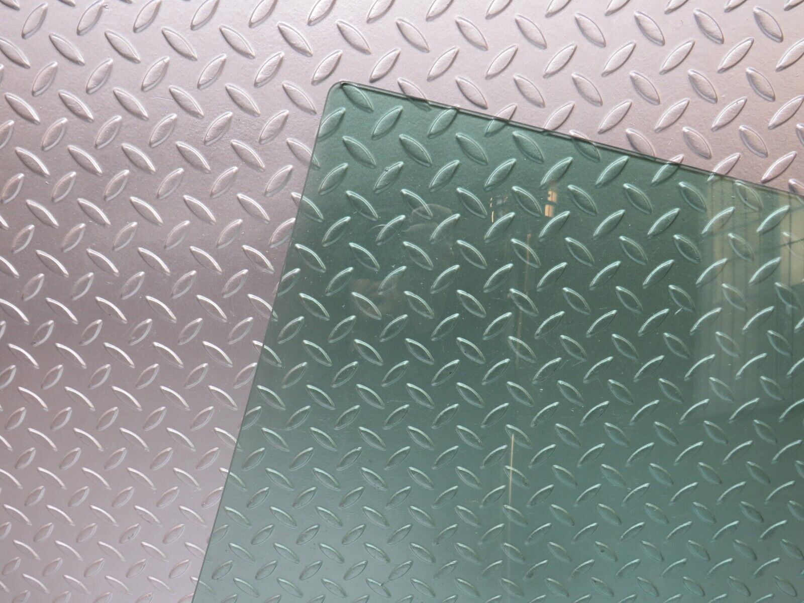 30417 Mercedes-Benz W124 230E Rear Right Door Window Glass