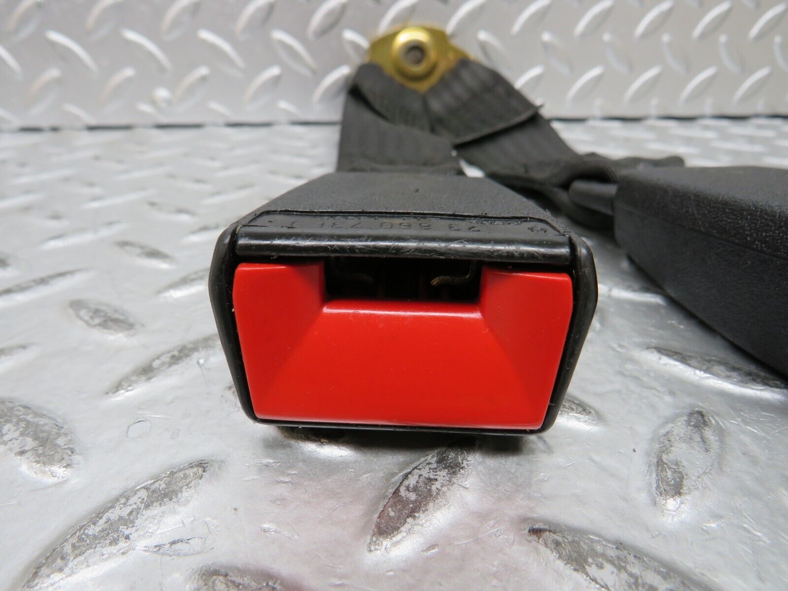 28636 Mercedes-Benz W123 280E Seat Belt Buckle Rear 1238607369