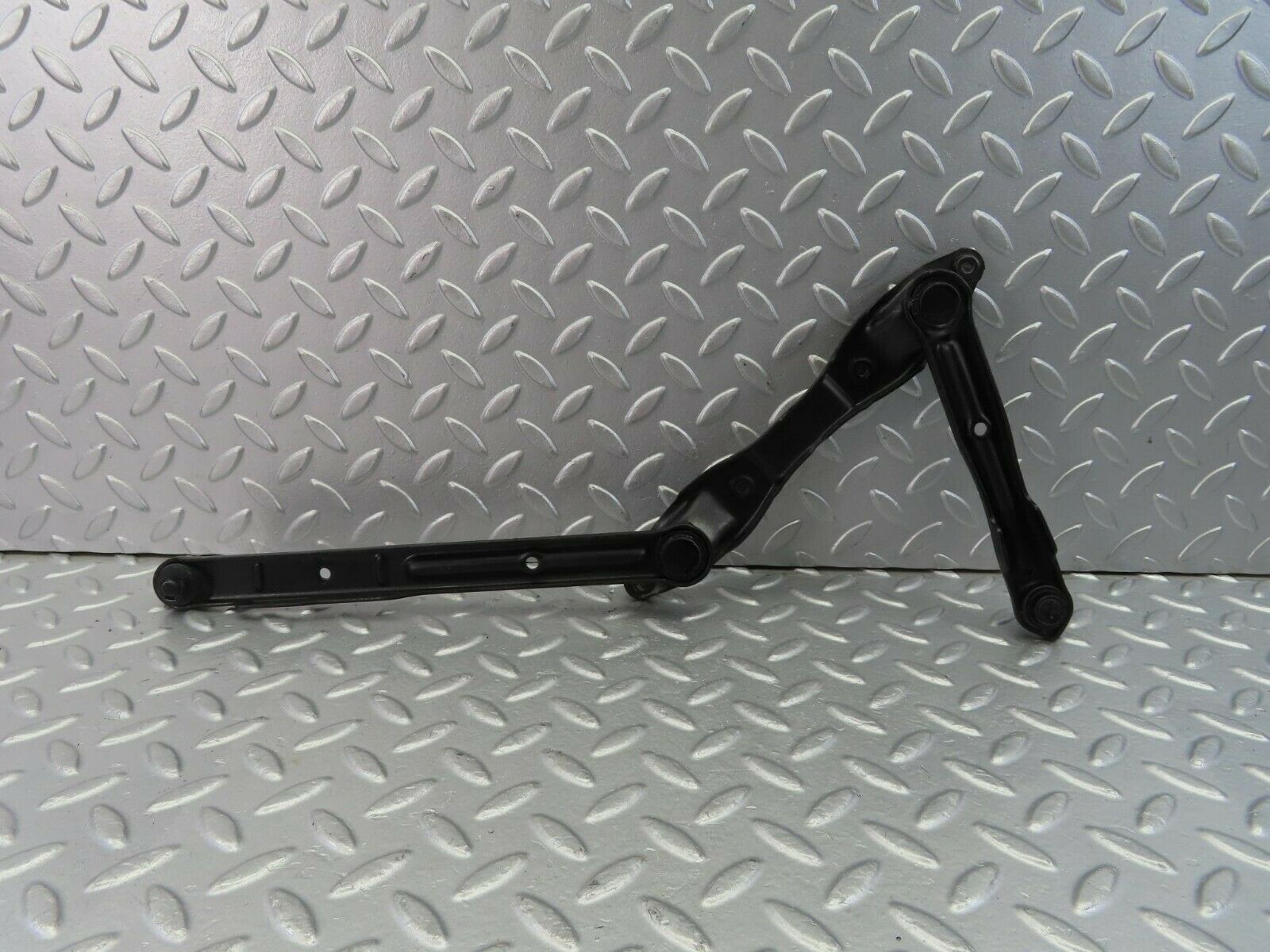 10588 Mercedes-Benz W201 190E Bonnet Hinge Right
