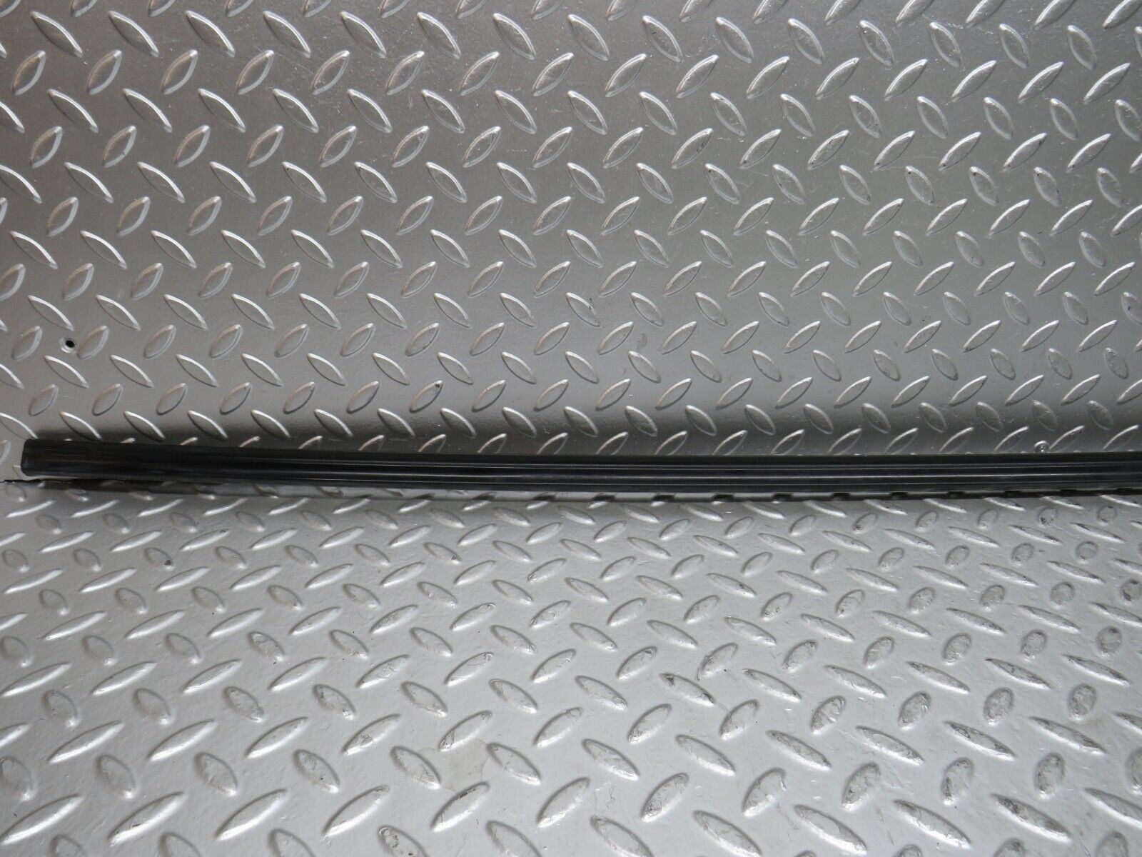 28625 Mercedes-Benz W123 280E Trunk Boot Lid Chrome Moulding Trim